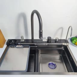 Detaliu cascadă tip rafală pentru clătire profundă