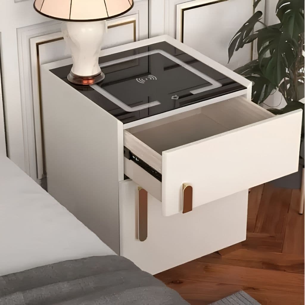 Design minimalist cu accente aurii